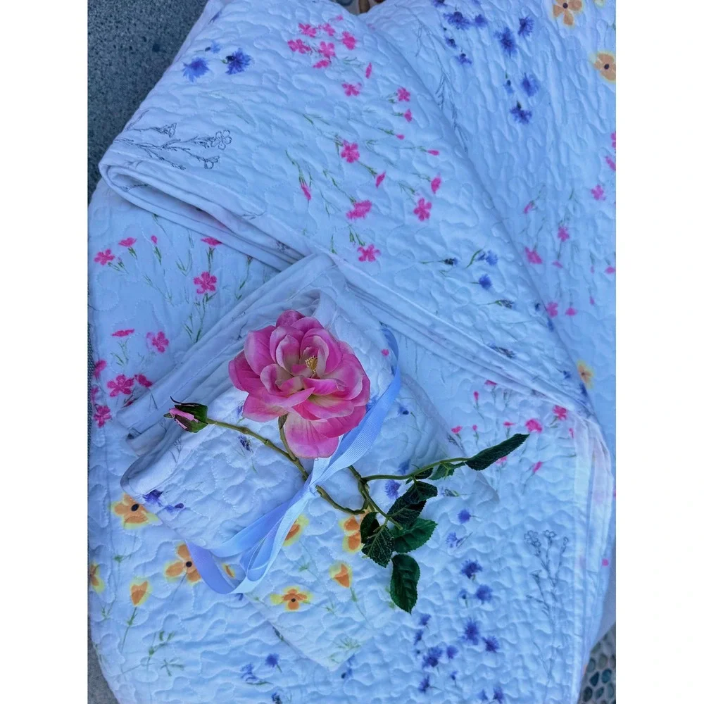 Vintage Floral Quilt Set Queen White Blue Pink Wildflower 3pc w/ 2 Shams